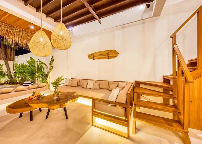 Waikiki - Brand New 4bdr With Huge Pool 别墅 塞米亚克